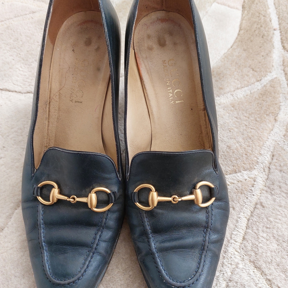 Gucci Women's Navy Leather Loafers Sz 8C